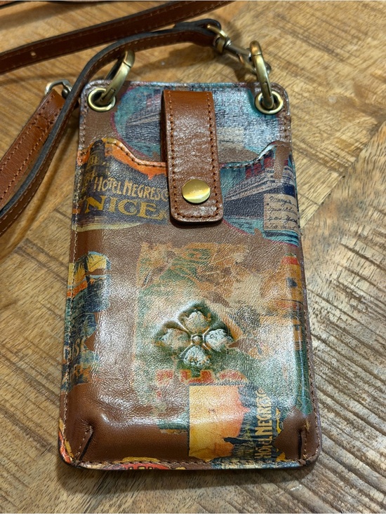 Patricia Nash Handbags - Patricia Nash Phone Crossbody Bag Farleigh Leather Built In Wallet Purse NWOT